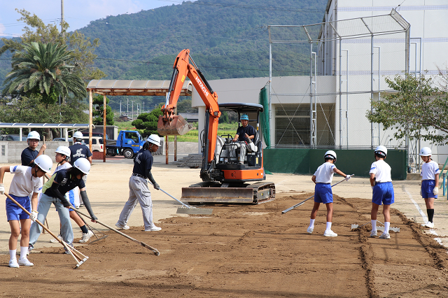 粟井小学校