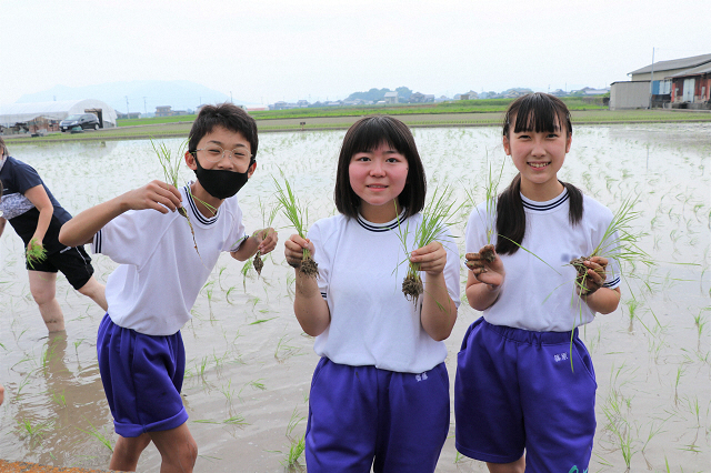 大野原中学校田植え