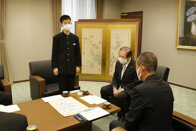 決意表明する床田さん