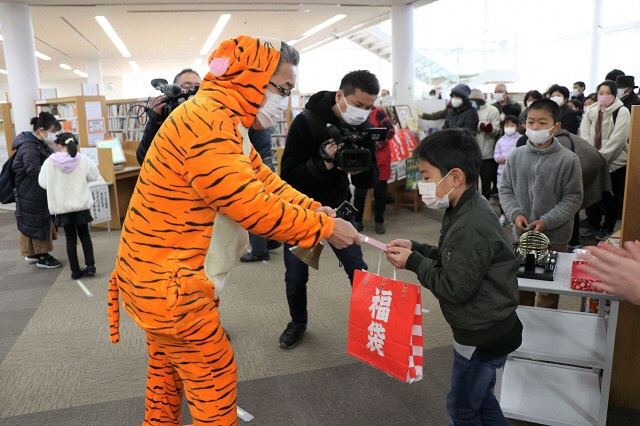 図書館貸し出し福袋