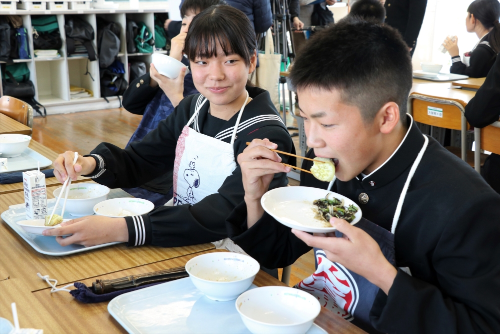 イブキホワイトの給食