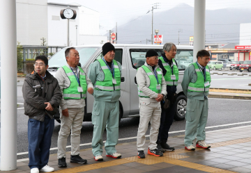 派遣される6人の写真