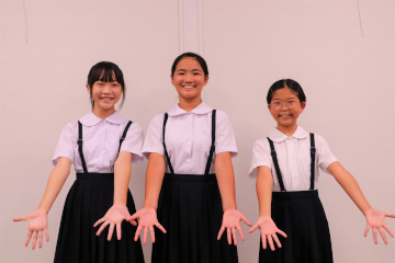 第78回全日本合唱コンクールに出場する柞田小学校合唱部の中野智香さん、大川千明さん、髙原海音さん