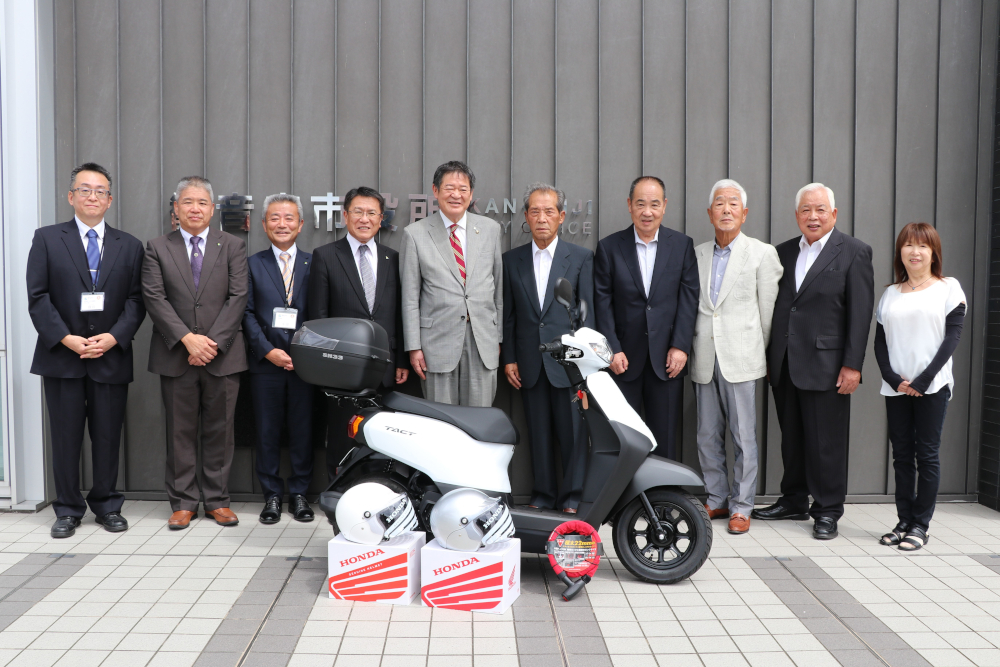 公用車寄贈式
