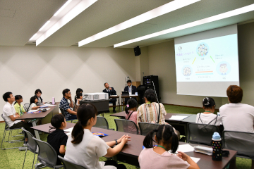 議場見学会の様子