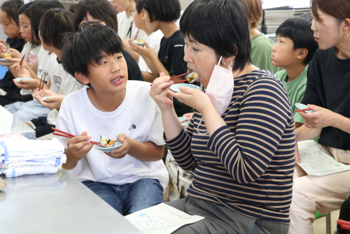 試食