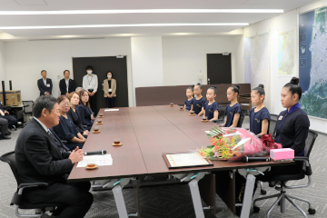 三好はつね選手の市長表敬訪問の様子