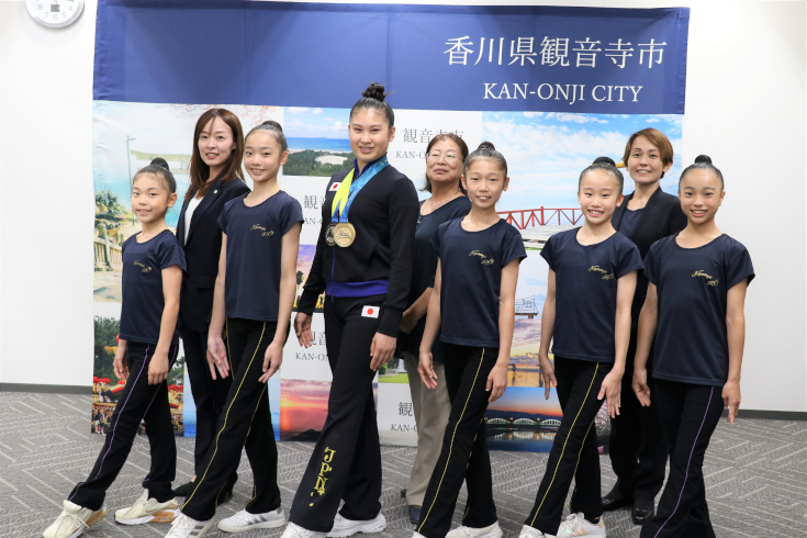 三好はつね選手と同じチームの先生や選手の写真