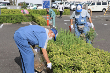 ビルメンテナンス協会の清掃の様子