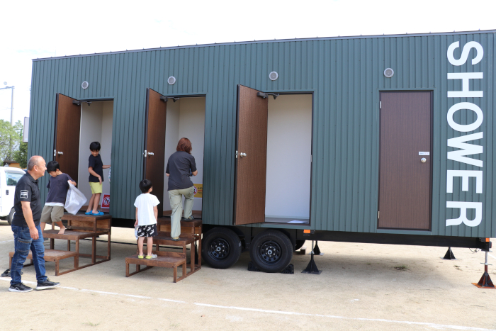 シャワートレーラー