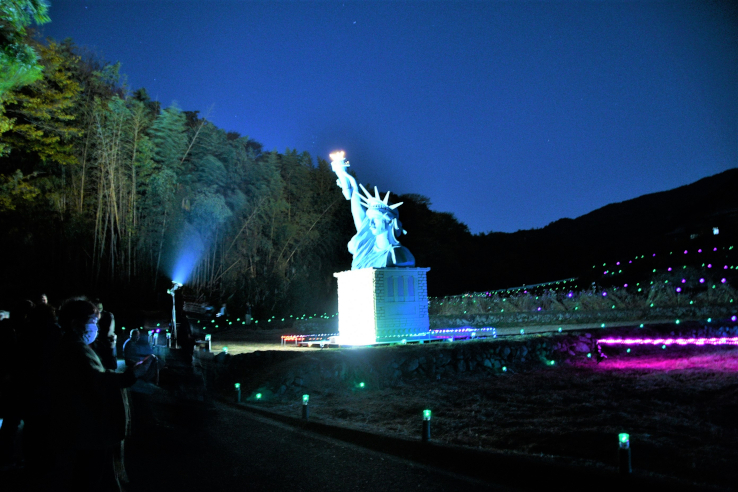 五郷棚田ライトアップのようす