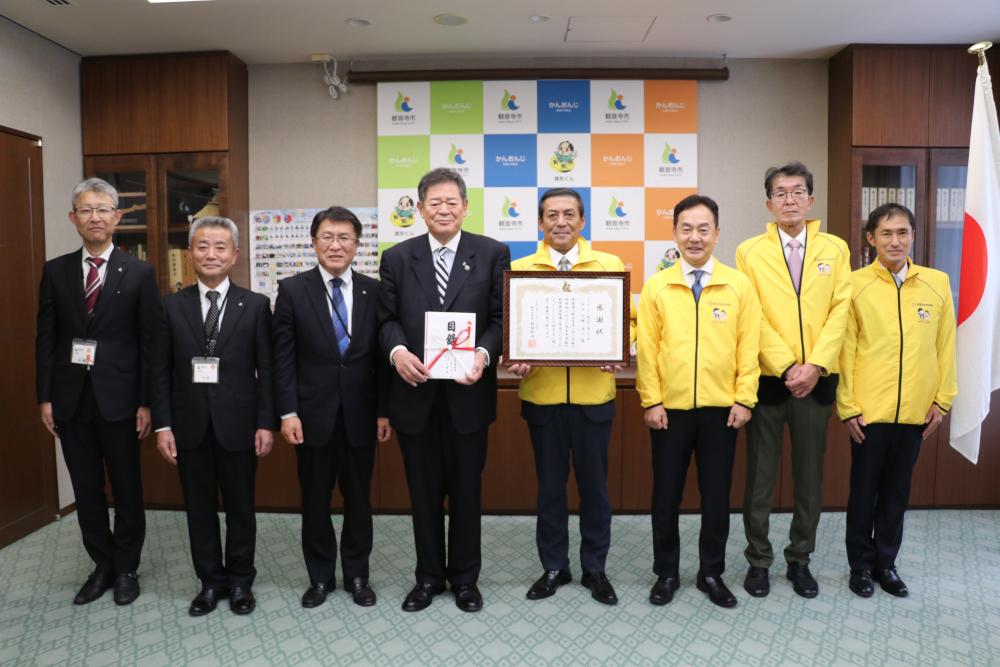 出席者で記念撮影