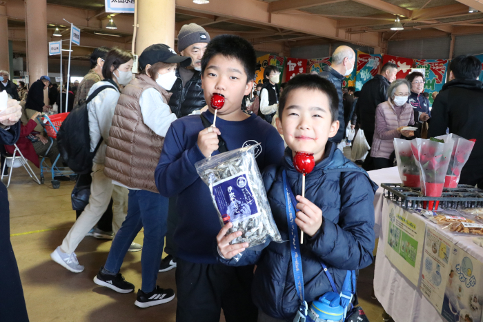 抽選会でいりこをゲット