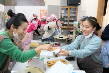 お国自慢料理大会の様子