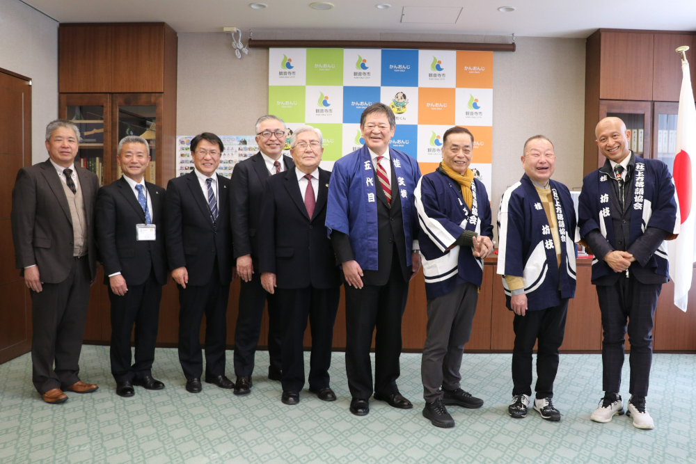 公演前に表敬訪問