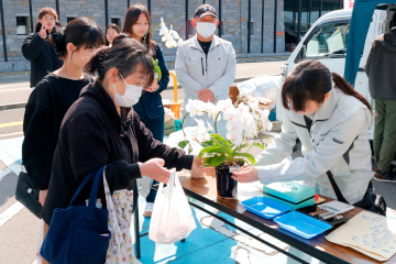 銭形いろどり市のようす