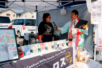 銭形いろどり市のようす