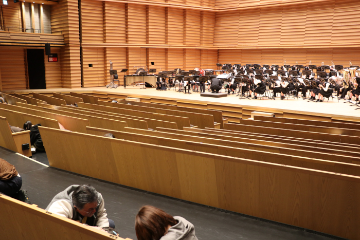 頭を守り身を隠す