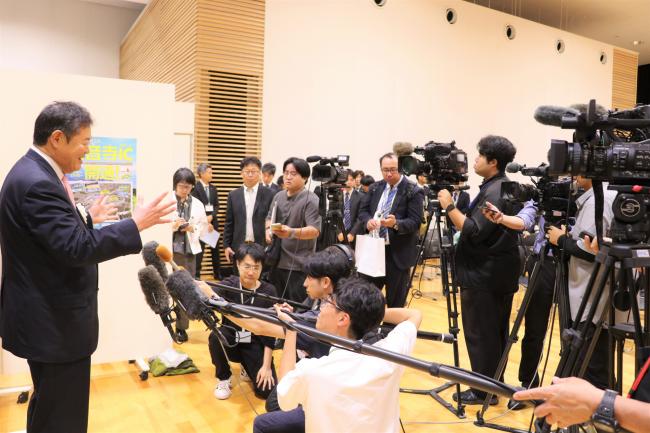 観音寺スマートインターチェンジ式典の様子