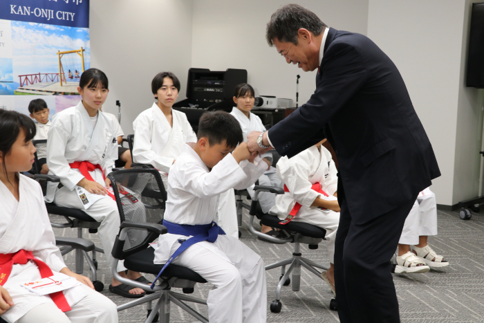 選手を応援