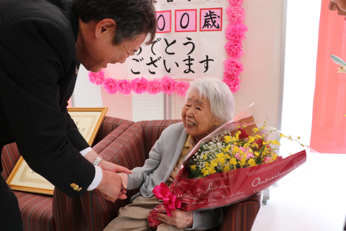 顕彰訪問