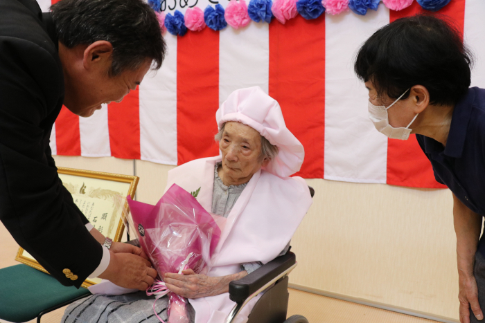顕彰訪問