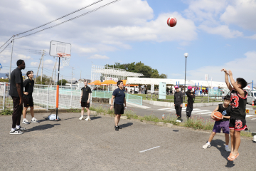 ファイブアローズの選手と交流